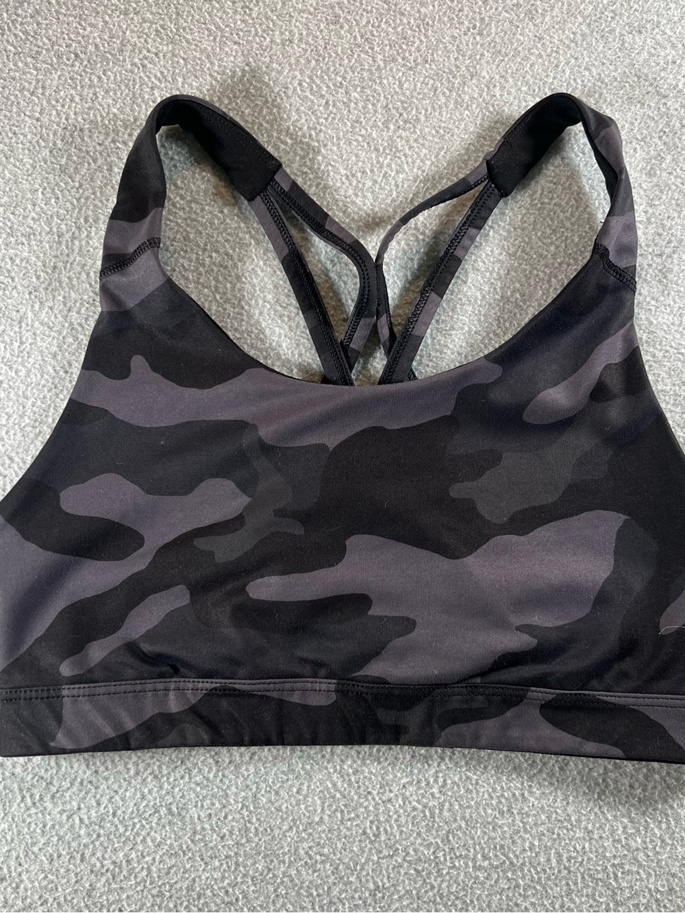 Old Navy Active Go-Dry Camo Sports Bra Medium Strappy Racerback Gray Black - Picture 2 of 7